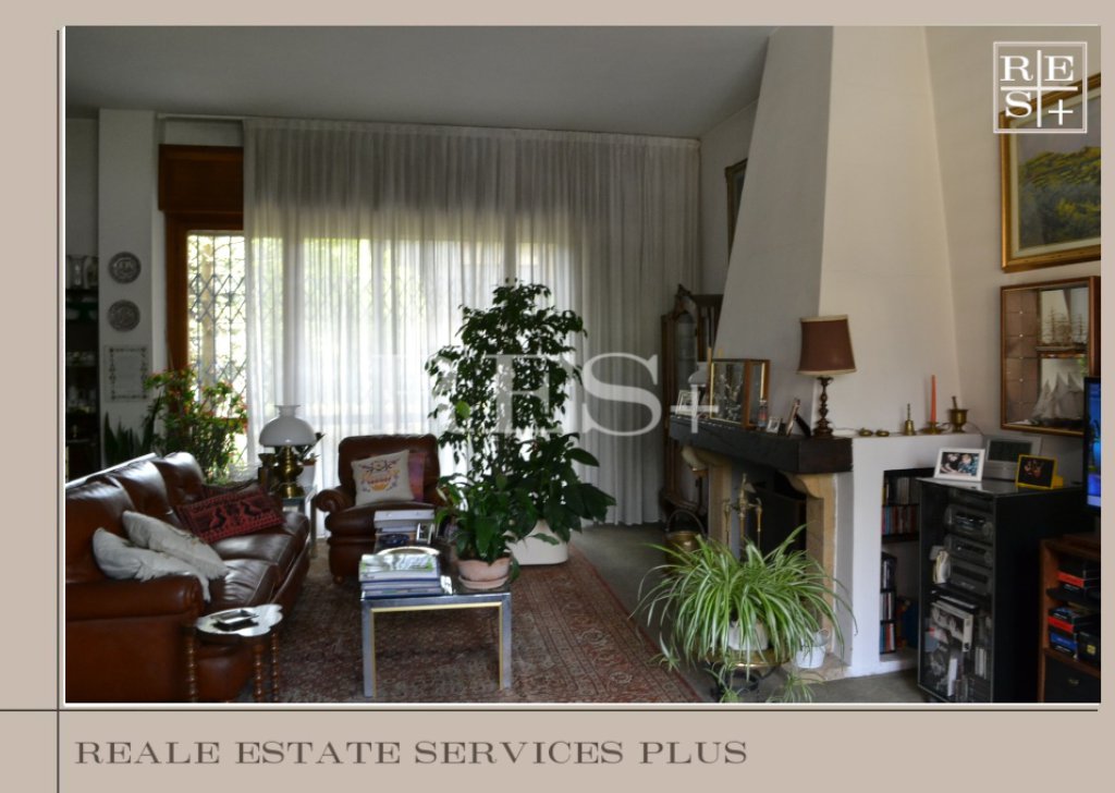Villa in vendita  200 m², Arese, località NORD